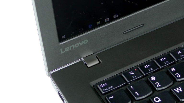 Lenovo ThinkPad L470 - jeden z metalowych zawiasów