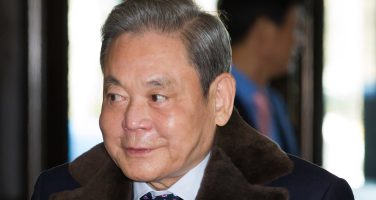 Samsung Chairman Lee Urges New Businesses as Economy Stays Slow