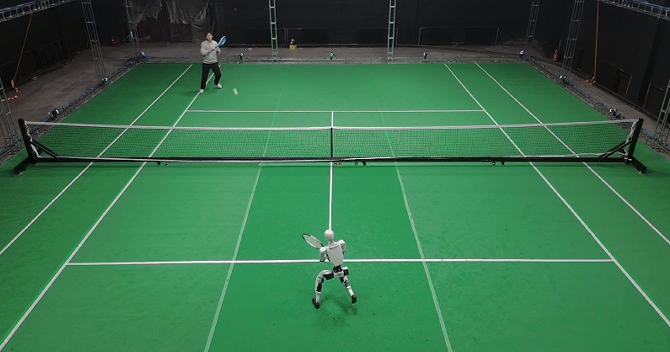 tenis robot latent