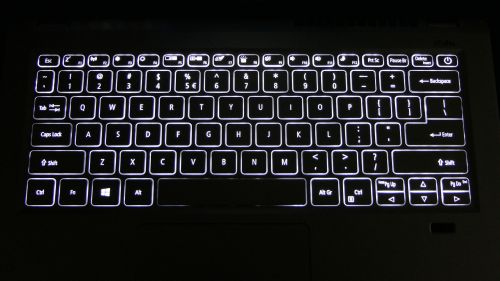 Acer Swift 3 2021 - podświetlenie klawiatury