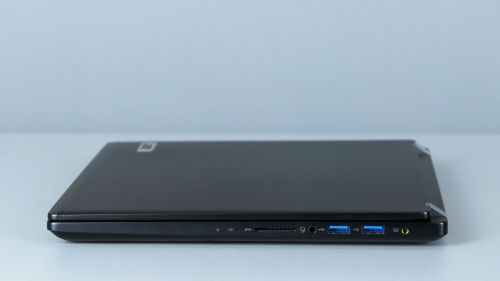 Acer TravelMate X3410 - porty z prawej strony