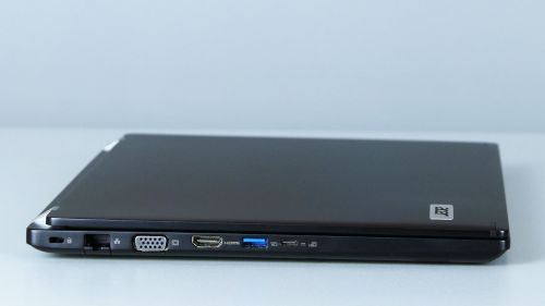 Acer TravelMate X3410 - porty na lewym boku
