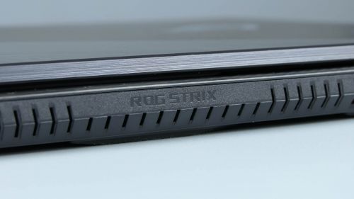 Asus ROG Strix Scar II GL704 - tył notebooka