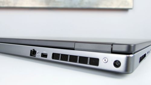 Dell Precision 17 7730 - tył: port LAN, USB 3.0, chłodzenie oraz gniazdo zasilania