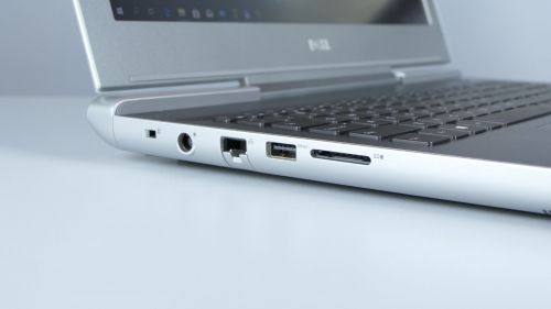 Dell Vostro 7580 - zasilanie, LAN, USB 3.0 oraz czytnik kart SD