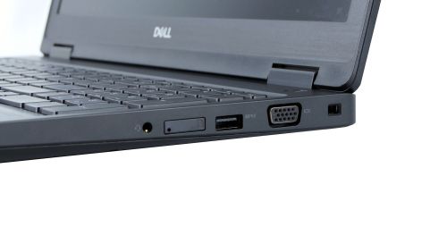 Dell Latitude 5591 - gniazdo VGA, USB 3.0, slot dla karty SIM, combo jack