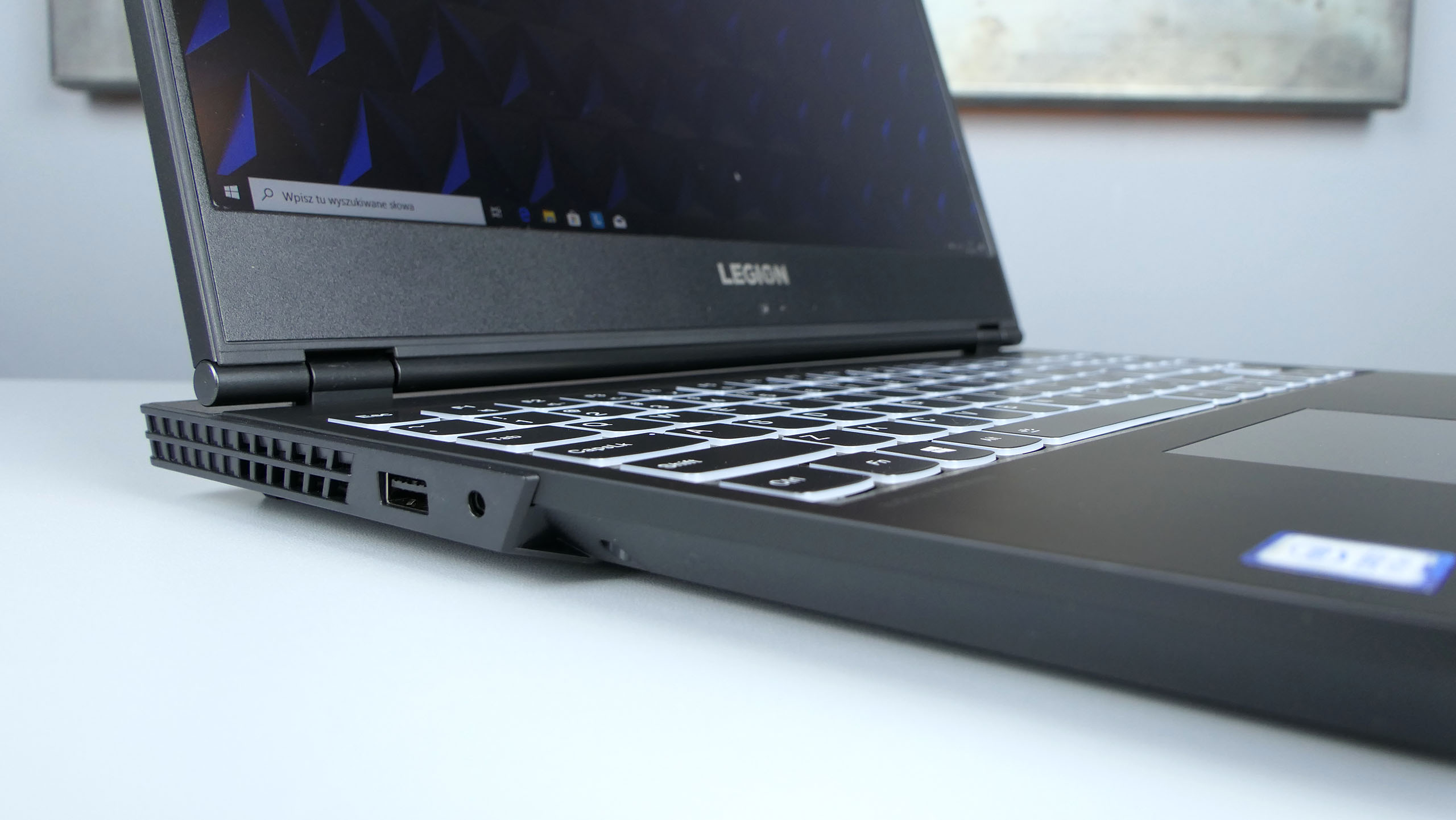 Lenovo Legion Y540 (15) - port USB oraz gniazdo jack