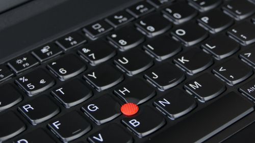 Lenovo ThinkPad P15s Gen 2 - wyspowa klawiatura i TrackPoint