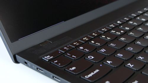 Lenovo ThinkPad X1 Nano Gen 1 - pod siatką znalazły się głośniki