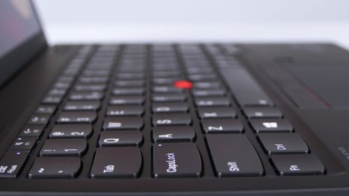 Lenovo ThinkPad X1 Nano Gen 1 - klawiatura jest bardzo niska
