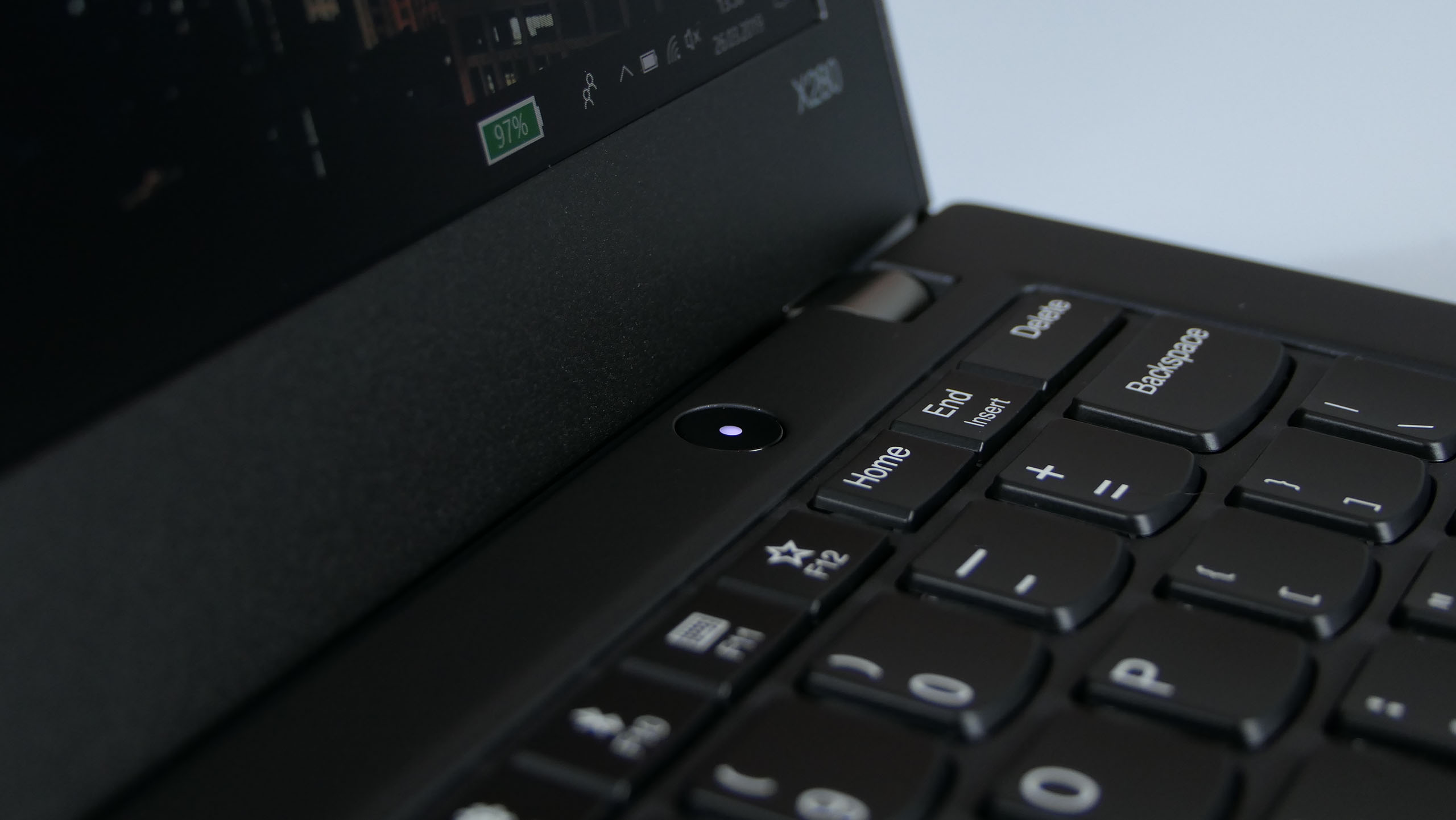 Lenovo ThinkPad X280 - pulpit i przycisk zasilania