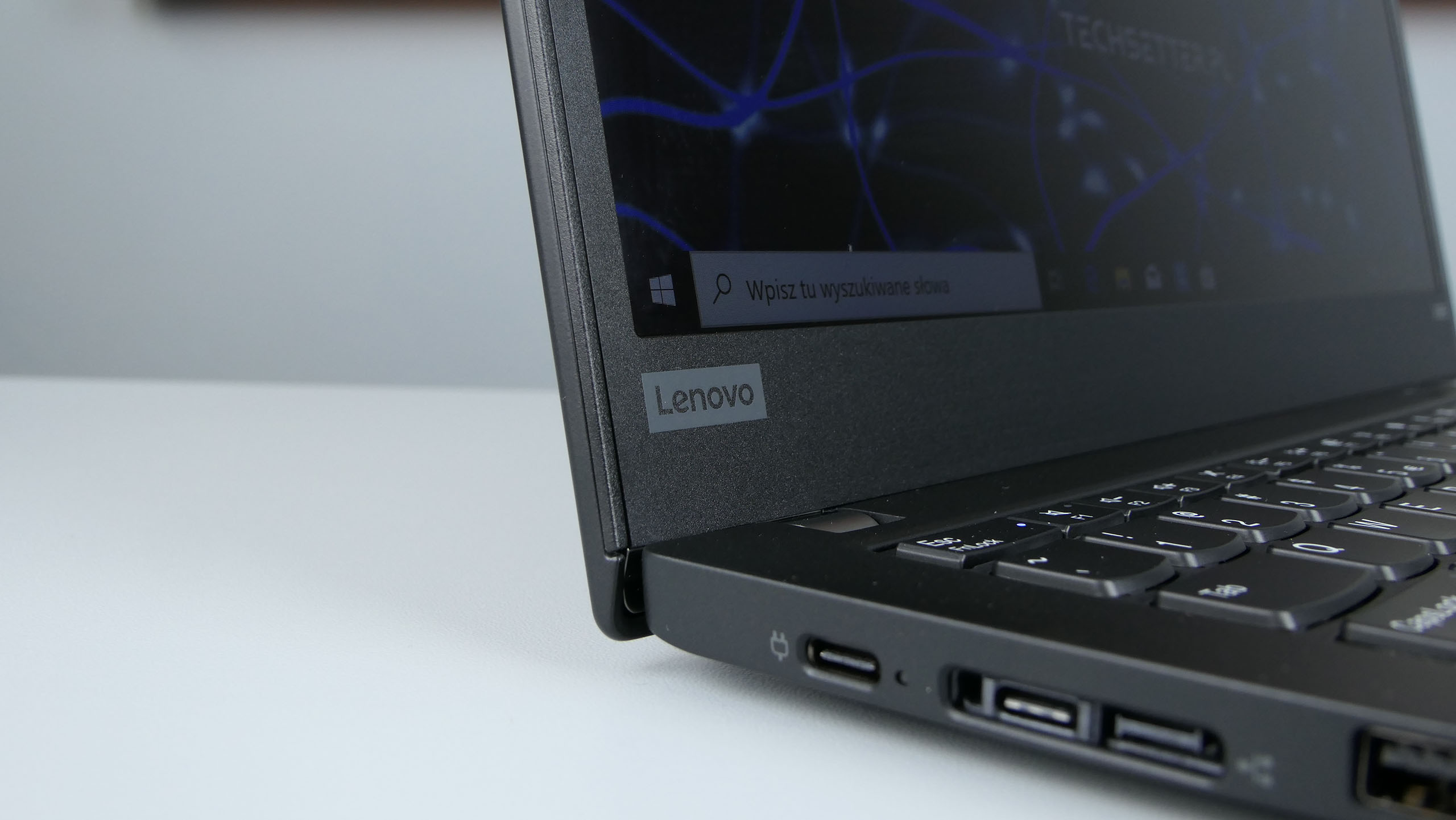 Lenovo ThinkPad X395 - dwa gniazda USB typu C, micro-LAN i USB 3.1