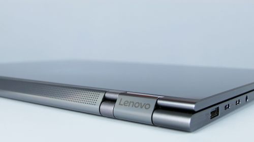 Lenovo Yoga C930 - mniejszy zawias
